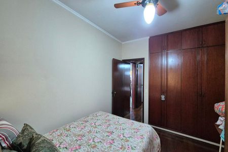 Casa à venda com 253m², 5 quartos e 4 vagas Casa à venda com 253m², 5 quartos e 4 vagasQuarto 1