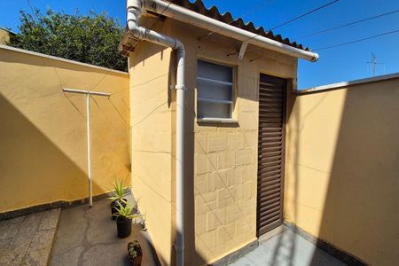 Casa à venda com 253m², 5 quartos e 4 vagasDespensa 