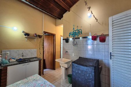 Casa à venda com 253m², 5 quartos e 4 vagasÁrea de Serviço