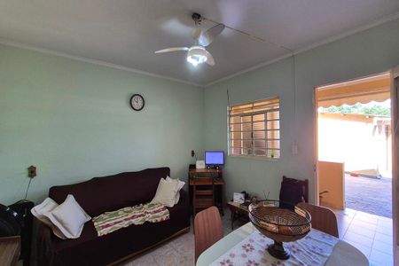 Casa à venda com 253m², 5 quartos e 4 vagasSala 2 