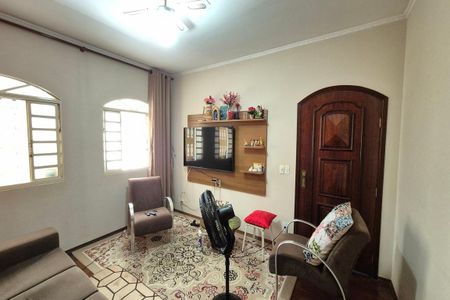 Casa à venda com 253m², 5 quartos e 4 vagasSala