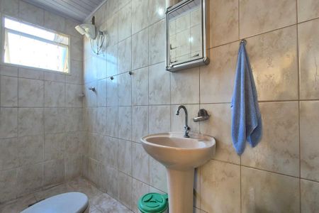 Casa à venda com 253m², 5 quartos e 4 vagasBanheiro de serviço