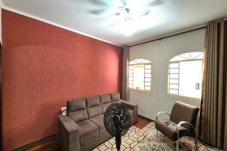 Casa à venda com 253m², 5 quartos e 4 vagasSala 