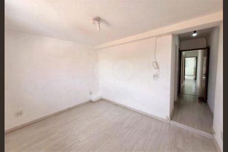 Casa à venda com 3 quartos, 227m² em Jardim Ester Yolanda, São Paulo