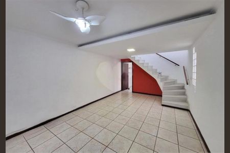 Casa à venda com 3 quartos, 227m² em Jardim Ester Yolanda, São Paulo