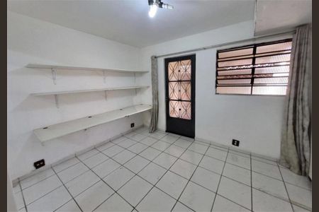Casa à venda com 3 quartos, 227m² em Jardim Ester Yolanda, São Paulo