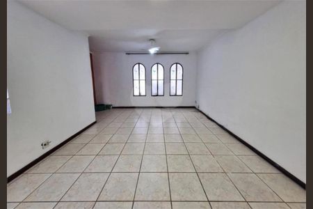 Casa à venda com 3 quartos, 227m² em Jardim Ester Yolanda, São Paulo