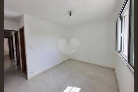 Casa à venda com 3 quartos, 227m² em Jardim Ester Yolanda, São Paulo