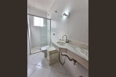 Casa à venda com 3 quartos, 227m² em Jardim Ester Yolanda, São Paulo