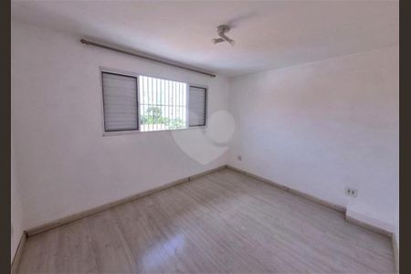 Casa à venda com 3 quartos, 227m² em Jardim Ester Yolanda, São Paulo