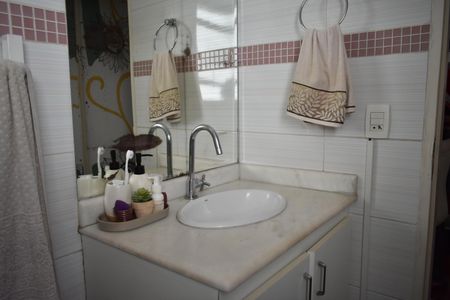 Apartamento à venda com 73m², 2 quartos e 1 vagaBanheiro Social