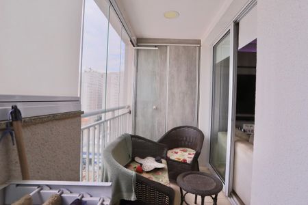Apartamento à venda com 56m², 2 quartos e 1 vaga Apartamento à venda com 56m², 2 quartos e 1 vagaSacada