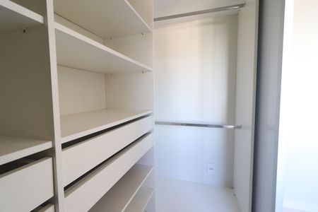 Apartamento à venda com 63m², 2 quartos e 1 vagaCloset Quarto 01
