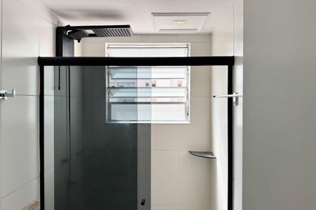 Apartamento à venda com 47m², 2 quartos e 1 vaga Apartamento à venda com 47m², 2 quartos e 1 vagaBanheiro Social