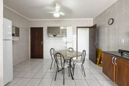 Apartamento para alugar com 120m², 2 quartos e 2 vagasCozinha 