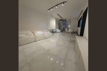 Casa à venda com 4 quartos, 240m² em Vila Santo Estevão, São Paulo