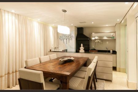 Apartamento à venda com 147m², 3 quartos e 3 vagas