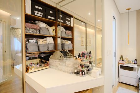 Apartamento à venda com 107m², 3 quartos e 2 vagasCloset da Suíte 1