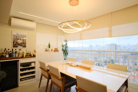 Apartamento à venda com 107m², 3 quartos e 2 vagasVaranda
