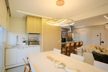 Apartamento à venda com 107m², 3 quartos e 2 vagasVaranda