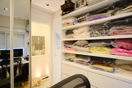 Apartamento à venda com 107m², 3 quartos e 2 vagasQuarto