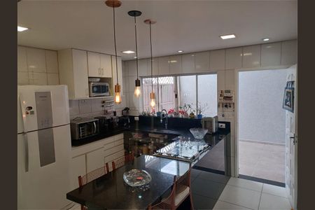 Casa à venda com 180m², 2 quartos e 1 vaga