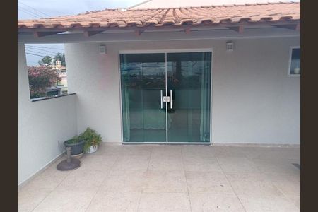 Casa à venda com 180m², 2 quartos e 1 vaga