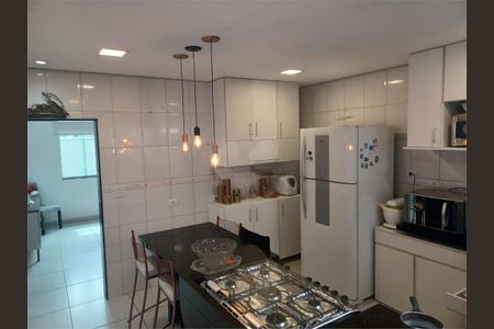 Casa à venda com 180m², 2 quartos e 1 vaga