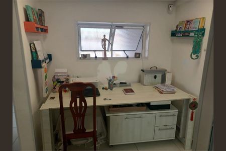 Casa à venda com 180m², 2 quartos e 1 vaga