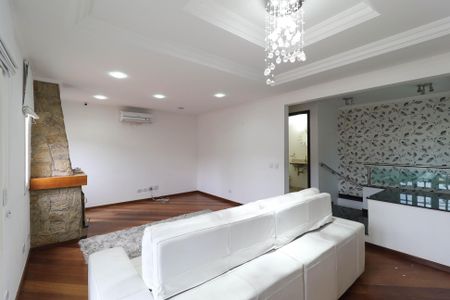 Casa de condomínio para alugar com 280m², 3 quartos e 4 vagas