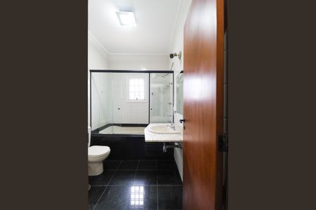 Casa de condomínio para alugar com 280m², 3 quartos e 4 vagas