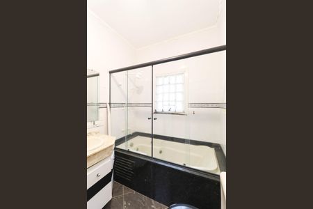 Casa de condomínio para alugar com 280m², 3 quartos e 4 vagas