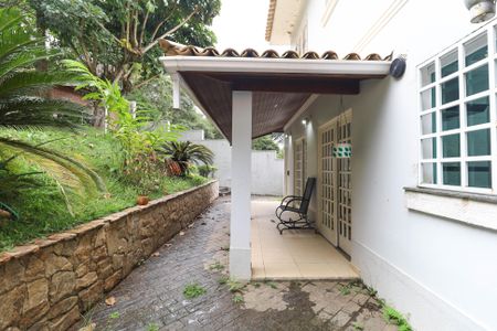 Casa de condomínio para alugar com 280m², 3 quartos e 4 vagas