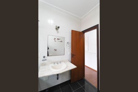 Casa de condomínio para alugar com 280m², 3 quartos e 4 vagas