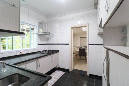 Casa de condomínio para alugar com 280m², 3 quartos e 4 vagas