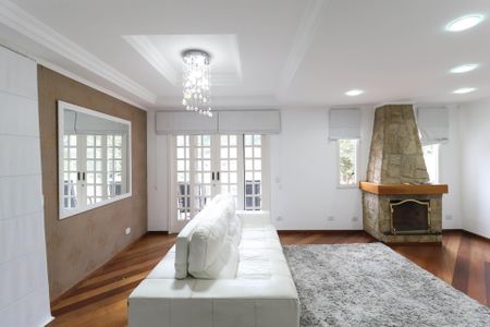 Casa de condomínio para alugar com 280m², 3 quartos e 4 vagas