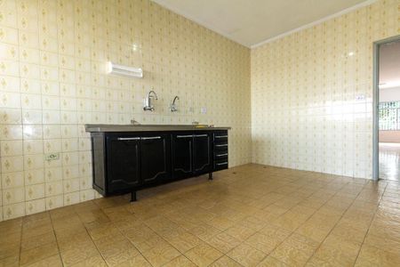 Cozinha de casa para alugar com 3 quartos, 150m² em Vila Nhocuné, São Paulo