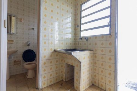 Área de Serviço de casa para alugar com 3 quartos, 150m² em Vila Nhocuné, São Paulo