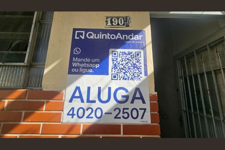 Plaquinha de casa para alugar com 3 quartos, 150m² em Vila Nhocuné, São Paulo