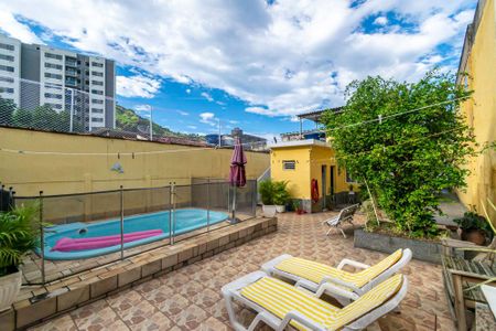 Casa para alugar com 138m², 3 quartos e 5 vagasQuintal