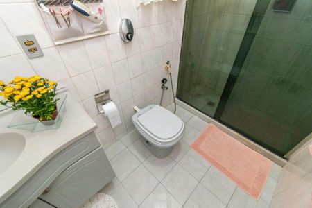 Casa para alugar com 138m², 3 quartos e 5 vagasBanheiro Social