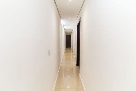 Casa para alugar com 250m², 4 quartos e 2 vagasCorredor Interno