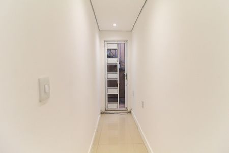 Corredor Interno de casa para alugar com 4 quartos, 250m² em Cidade Nova São Miguel, São Paulo