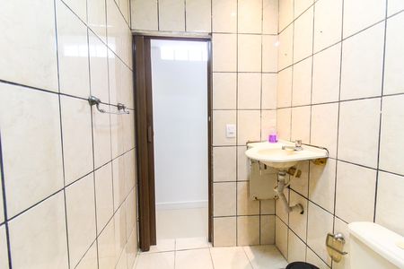 Casa para alugar com 250m², 4 quartos e 2 vagasBanheiro 2
