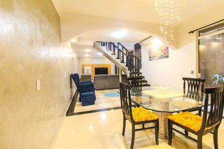 Casa para alugar com 250m², 4 quartos e 2 vagasSala e Sala de Jantar