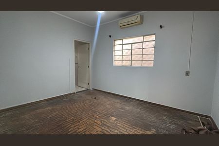 Casa para alugar com 238m², 4 quartos e 4 vagas