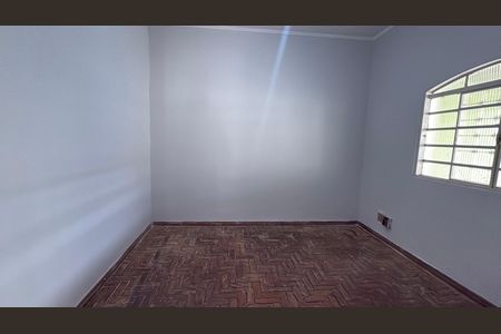 Casa para alugar com 238m², 4 quartos e 4 vagas