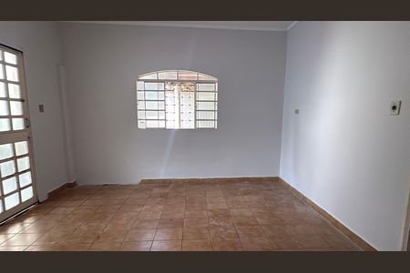 Casa para alugar com 238m², 4 quartos e 4 vagas