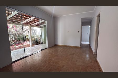 Casa para alugar com 4 quartos, 238m² em Setor Bueno, Goiânia