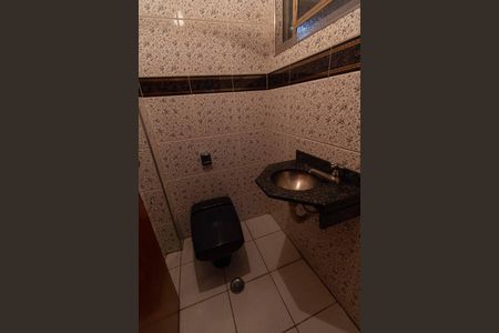 Casa para alugar com 220m², 4 quartos e 2 vagasLavabo